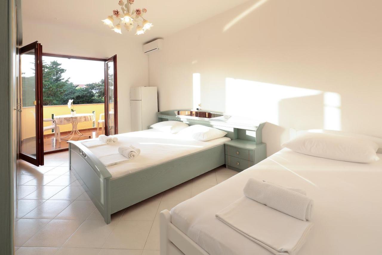 City Pool Apartments Novalja Exterior foto