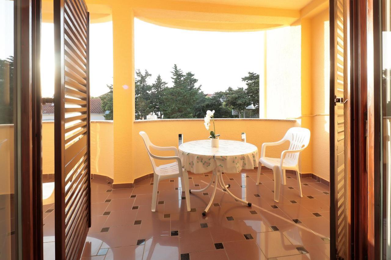 City Pool Apartments Novalja Exterior foto